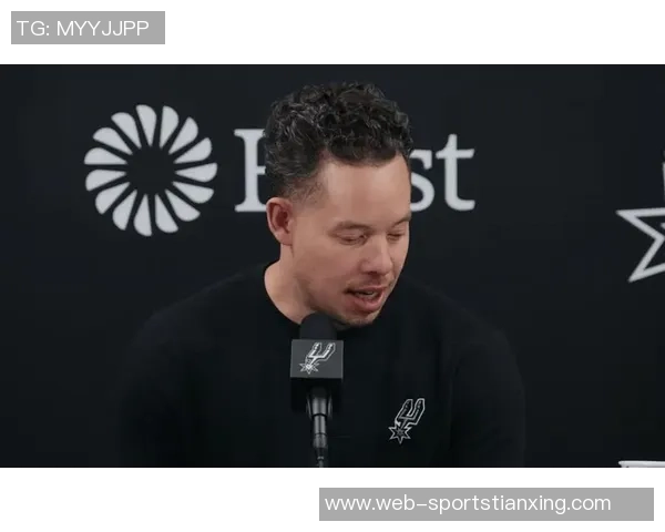 米奇约翰逊强调文班是球队基石但他渴望团队合作而非孤军奋战